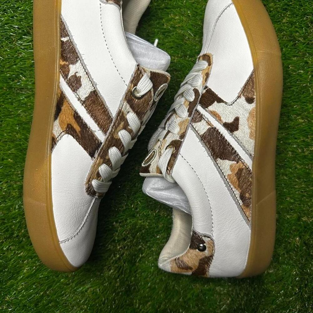 Naturalizer white sneakers with brown